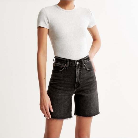 Abercrombie & Fitch Pants - NWT Abercrombie & Fitch High Rise 9" Shorts Size 26/2